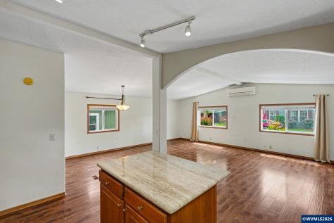 1401 W Ellendale Avenue Dallas OR 97338