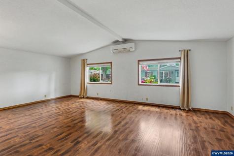 1401 W Ellendale Avenue Dallas OR 97338
