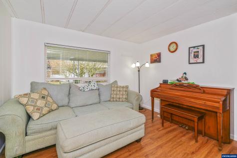 2232 42nd (785) Avenue SE Salem OR 97317