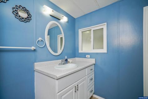 2232 42nd (785) Avenue SE Salem OR 97317