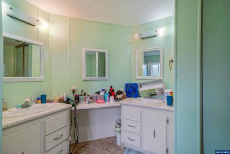 2232 42nd (785) Avenue SE Salem OR 97317