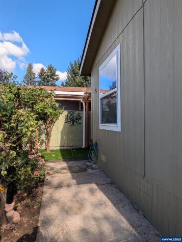 9700 SW Tualatin #5 Road Tualatin OR 97062