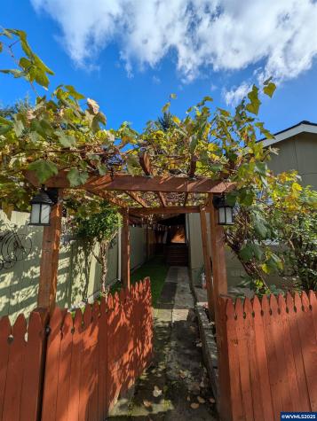 9700 SW Tualatin #5 Road Tualatin OR 97062