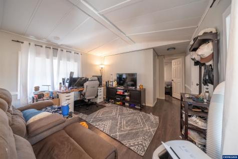 3237 Elm Street Hubbard OR 97032