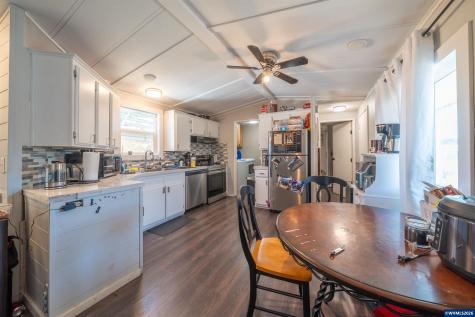 3237 Elm Street Hubbard OR 97032