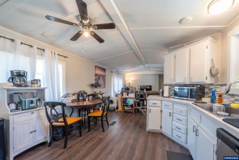 3237 Elm Street Hubbard OR 97032
