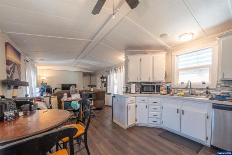 3237 Elm Street Hubbard OR 97032