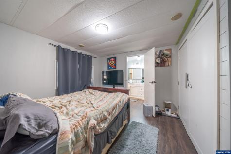 3237 Elm Street Hubbard OR 97032