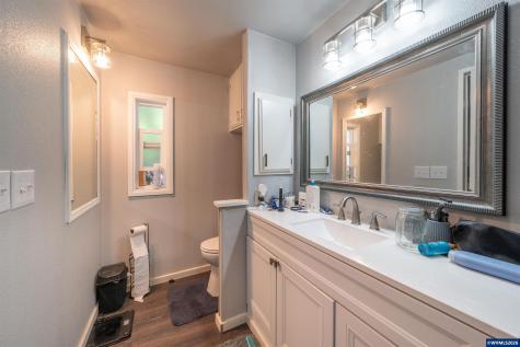 3237 Elm Street Hubbard OR 97032
