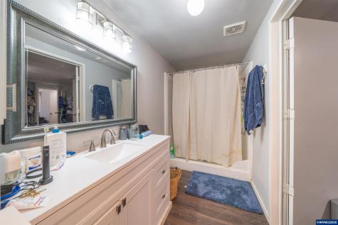 3237 Elm Street Hubbard OR 97032