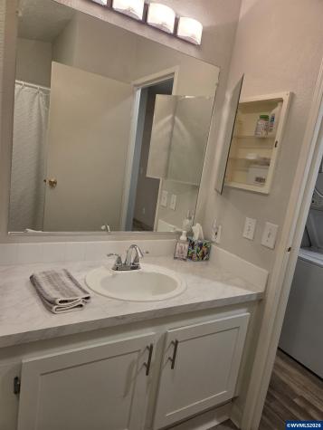 4940 Sunnyside Road Road S Salem OR 97306