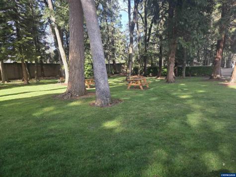 4940 Sunnyside Road Road S Salem OR 97306