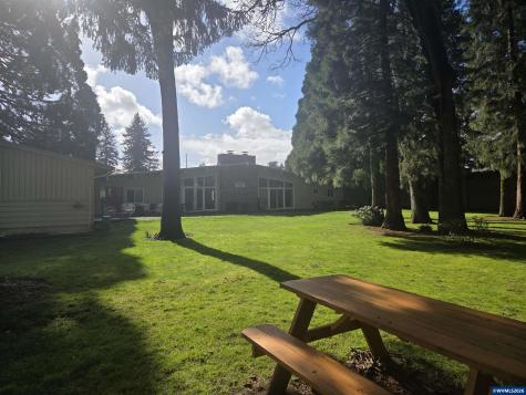 4940 Sunnyside Road Road S Salem OR 97306