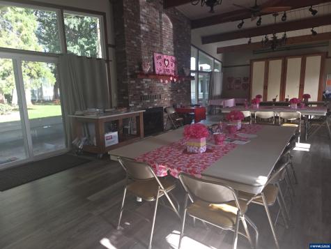 4940 Sunnyside Road Road S Salem OR 97306