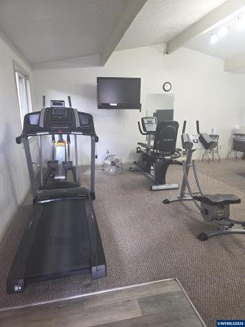 4940 Sunnyside Road Road S Salem OR 97306