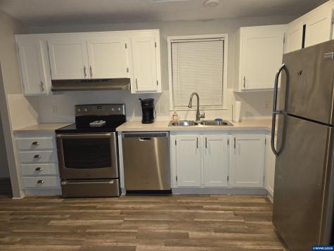 4940 Sunnyside Road Road S Salem OR 97306