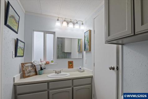 5422 Portland #123 Road NE Salem OR 97305