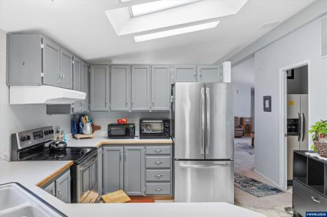 1401 W Ellendale Avenue Dallas OR 97338