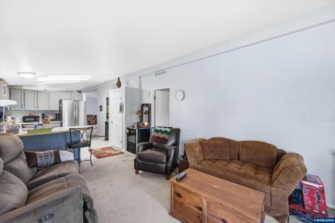 1401 W Ellendale Avenue Dallas OR 97338