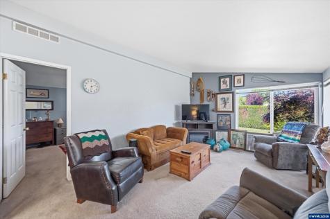 1401 W Ellendale Avenue Dallas OR 97338