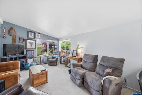 1401 W Ellendale Avenue Dallas OR 97338
