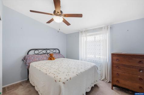 1401 W Ellendale Avenue Dallas OR 97338