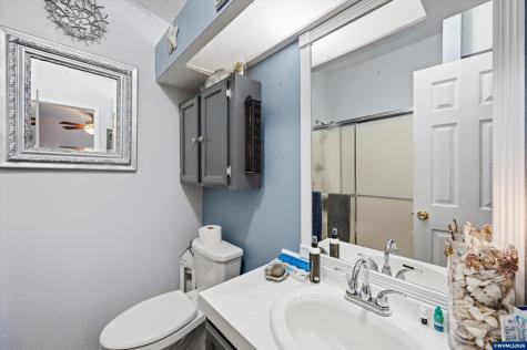 1401 W Ellendale Avenue Dallas OR 97338