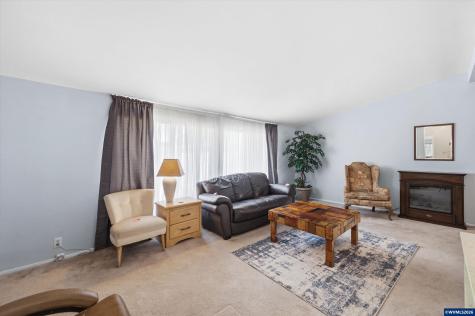 1401 W Ellendale Avenue Dallas OR 97338