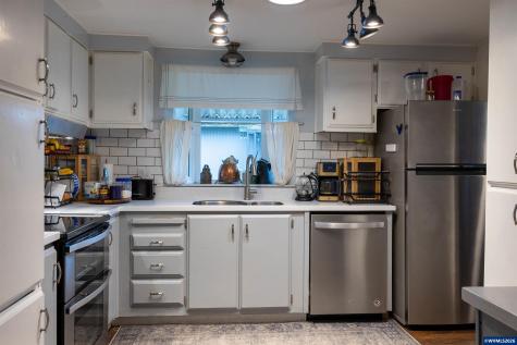 5050 Columbus Street SE Albany OR 97322
