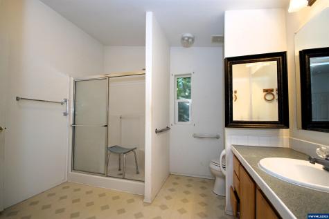 4252 Lemon Street NE Salem OR 97305