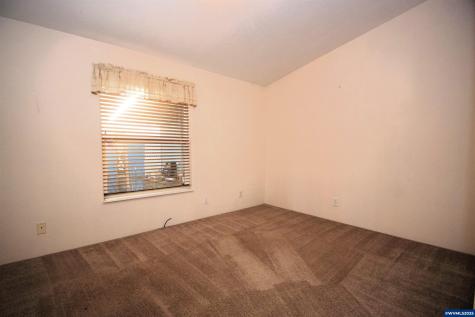4252 Lemon Street NE Salem OR 97305