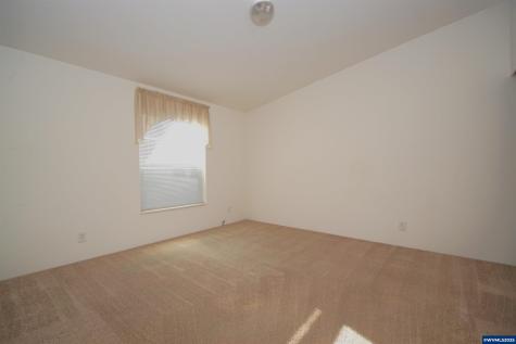4252 Lemon Street NE Salem OR 97305