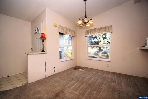 4252 Lemon Street NE Salem OR 97305