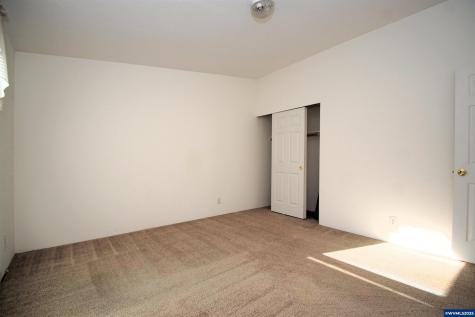 4252 Lemon Street NE Salem OR 97305