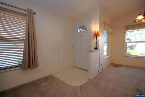4252 Lemon Street NE Salem OR 97305