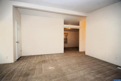 4252 Lemon Street NE Salem OR 97305