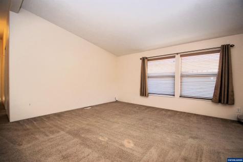 4252 Lemon Street NE Salem OR 97305