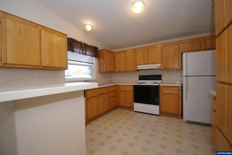 4252 Lemon Street NE Salem OR 97305