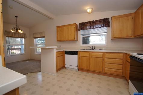 4252 Lemon Street NE Salem OR 97305