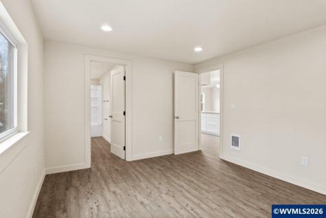 5005 Cumberland #3 Court SE Salem OR 97306