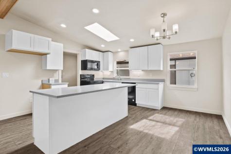 5005 Cumberland #3 Court SE Salem OR 97306