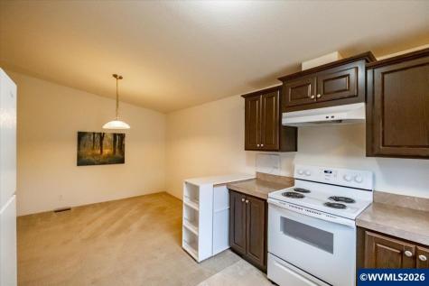 612 N Cascade Drive Woodburn OR 97071