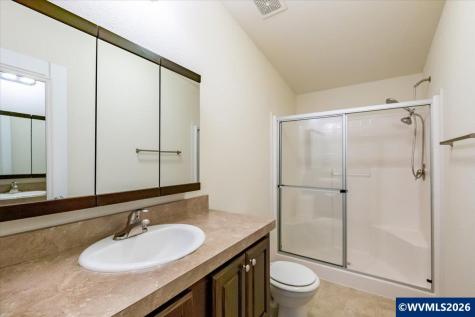 612 N Cascade Drive Woodburn OR 97071