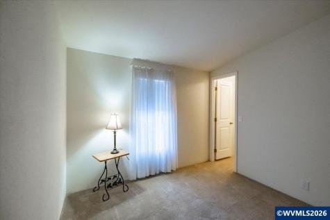 612 N Cascade Drive Woodburn OR 97071