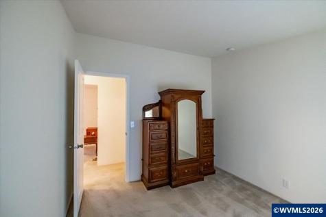 612 N Cascade Drive Woodburn OR 97071