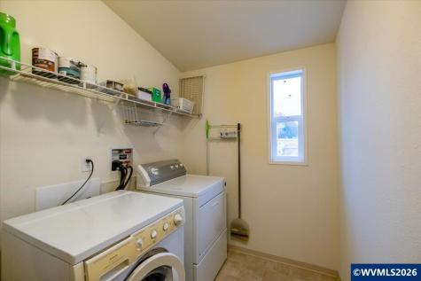 612 N Cascade Drive Woodburn OR 97071