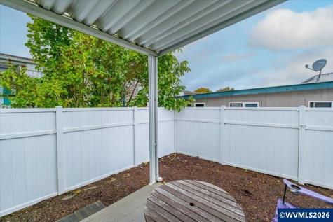 612 N Cascade Drive Woodburn OR 97071