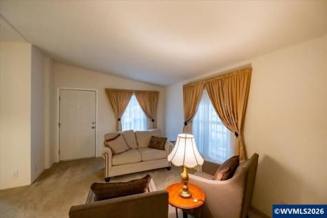 612 N Cascade Drive Woodburn OR 97071
