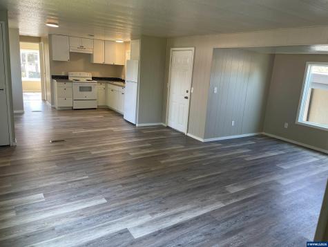 176 47th Avenue NE Salem OR 97301
