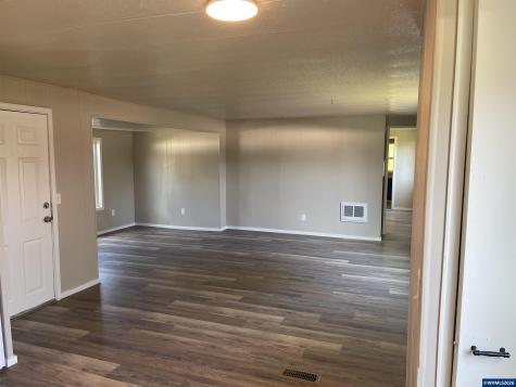 176 47th Avenue NE Salem OR 97301